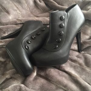 Madeline girl // stilettos